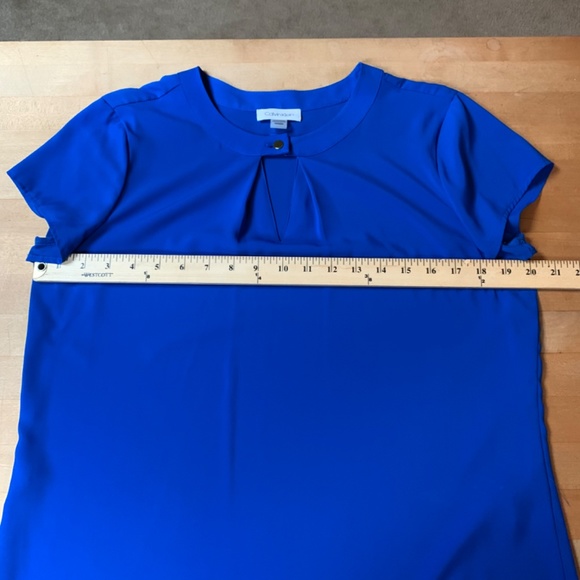 NWOT CK Dacian Keyhole Detail Blouse - Picture 6 of 9